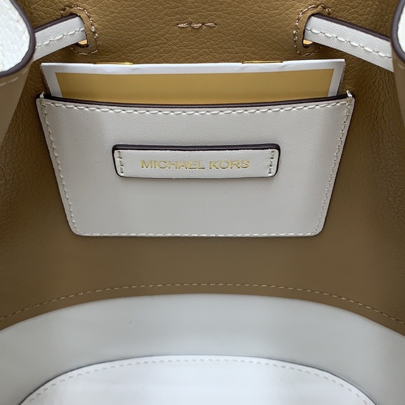 MICHAEL KORS  Reed Medium Pebbled Leather Bucket Bag Optic White NWT - Picture 10 of 16